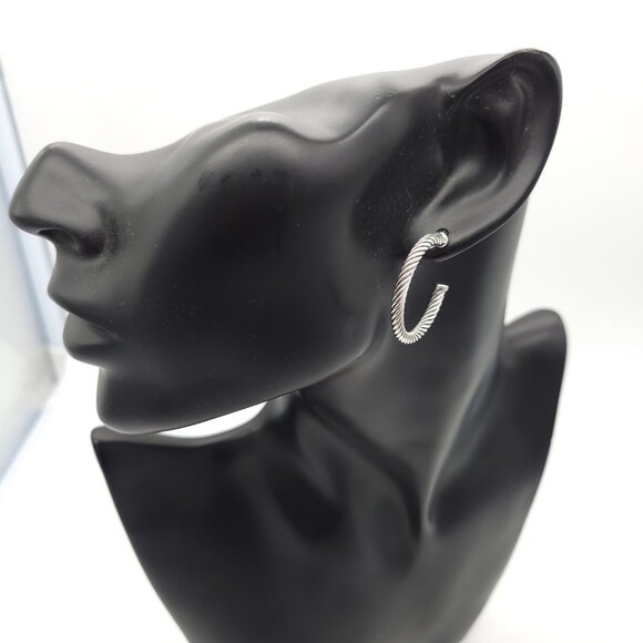 DAVID YURMAN Sterling Silver Classic Cable Hoop Earrings 1 inch with Pouch - Picture 4 of 9